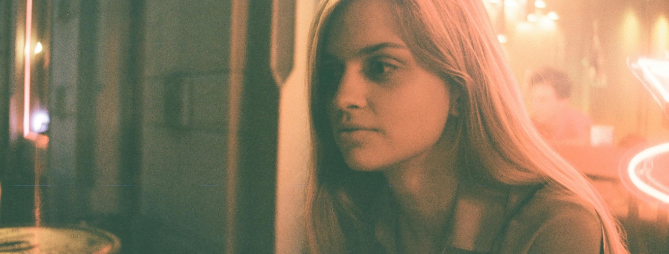 Mengurai Lembut Fenomena Imposter Syndrome